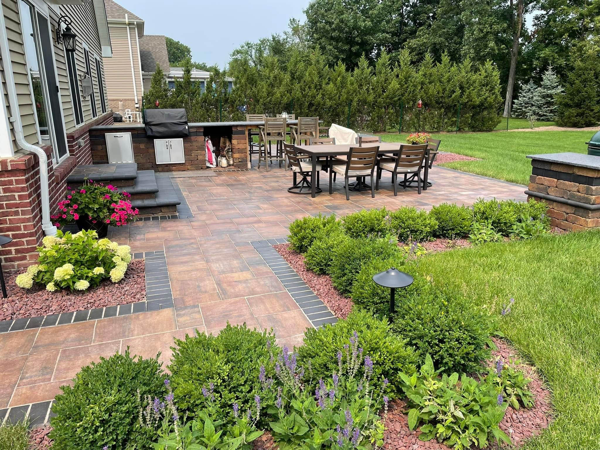 Brownstown Twp, MI Landscaping Companies